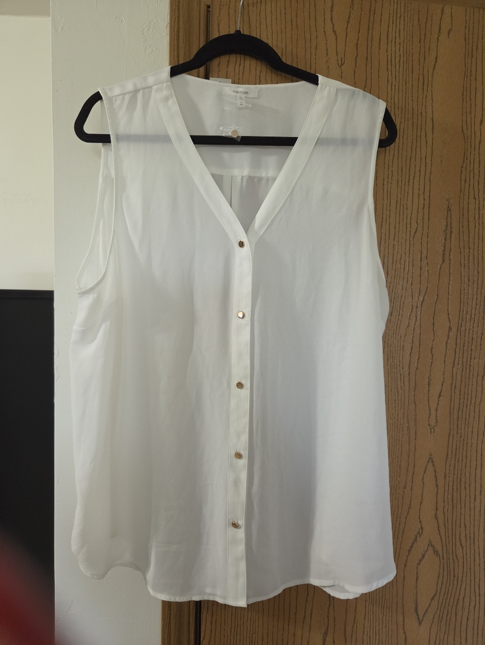 Maurices Sleeveless V-Neck Button-Front Women’s Top - White.